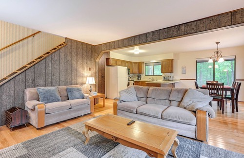Caseville Cabin | Walk to Beach: Pet-Friendly Caseville Cabin