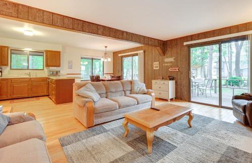 Caseville House | Walk to Beach Pet-Friendly Caseville Cabin