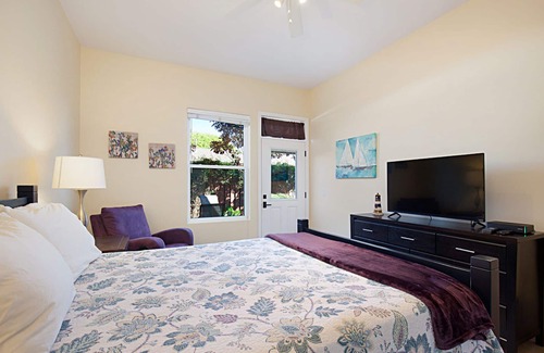 South Oceanside House | Walk to beach/restaurants, No shared areas, Pvt Patio , Garage, AC, Bikes