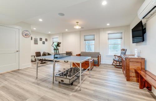 Southern Shores House | Walk to Beach Southern Shores Retreat with Hot Tub