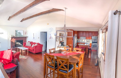 Lake Ariel Ski Chalet | Walk to Beach, Spacious Backyard