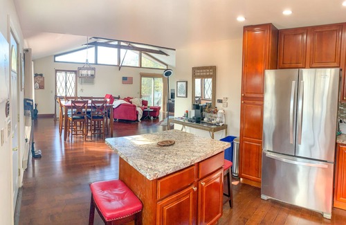 Lake Ariel Ski Chalet | Walk to Beach, Spacious Backyard