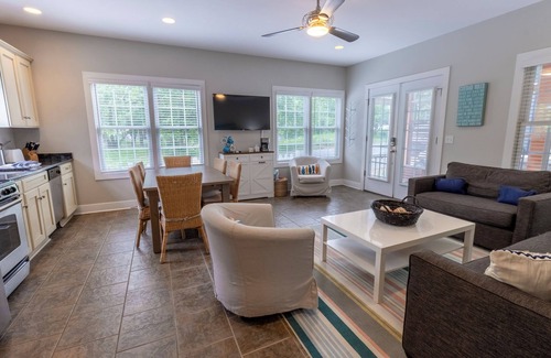 Michigan City House | Walk to Beach & the pool! Beachwalk Resort for 7
