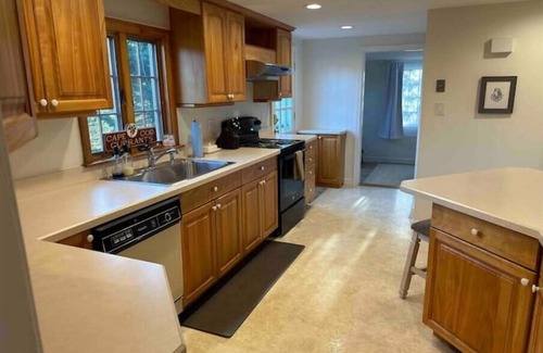 Falmouth House | Walk To Beach, Town, Harbor!