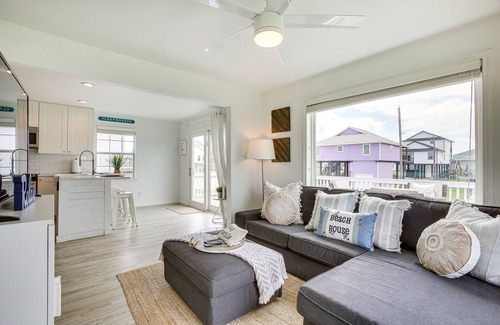 Terramar Beach House | Walk to Beach: Updated Home w/Deck in Galveston!