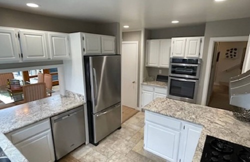 Northwest Carmel House | Walk to beach & town! 4 bdrm sleeps 7, private yard, firepits, deck w/ocean view