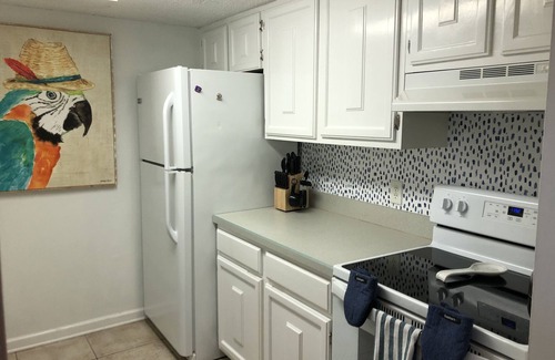 Fernandina Beach House | Walk to beach. Perfect for families & couples. Pool & tennis onsite.