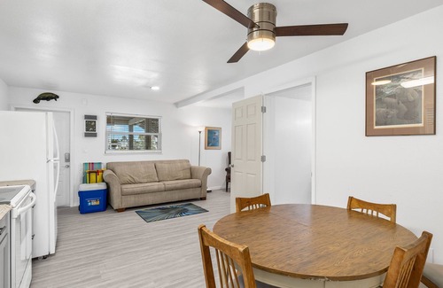 Fort Myers Beach Condo | Walk To Beach, North End Restaurants, Night Life Steps Away!