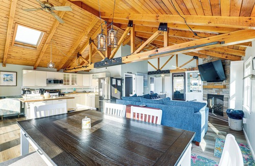 Seabrook House | Walk to Beach: Water-View Seabrook Sanctuary