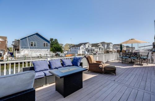 Mantoloking House | Walk to Beach Waterfront Mantoloking Gem with Deck!
