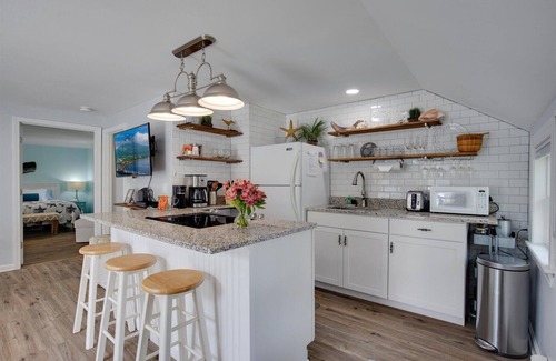 Hyannis Apartment | Walk To Beaches, Main Street, and Harbor. 2BR Cottage. Quiet Area. Captain Gosnold Village M6
