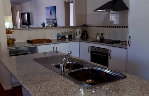 Moonta Bay House | Walk to beautiful Simms Cove beach.