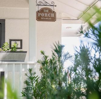 Fort Myers River District Apartment | Walk to Best Eats and Shops and Stay in Style