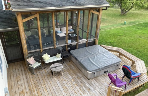 Dicken House | Walk to Big House, hot tub after the game!