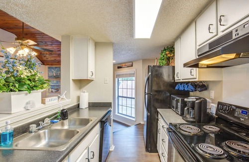 Lake Dallas House | Walk to Boat Ramp: Texas Home Near Lewisville Lake