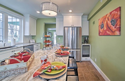 Downtown Branson House | Walk to Branson Landing! Dtwn Home w/Pool Access