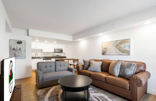 Downtown Branson Condo | Walk to Branson Landing Kayak from the Creek Updated Cozy Retreat Sm Dog- Friendly