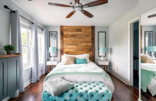 Rutledge Hill House | Walk To Broadway Charming Modern Historic Townhome