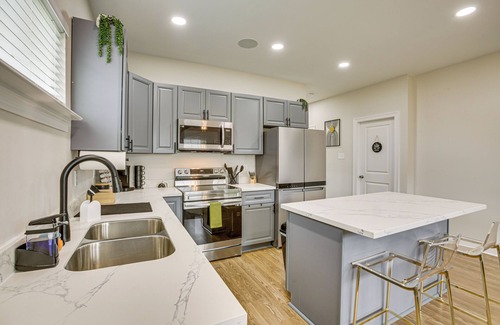 Gert Town House | Walk to Carrollton Ave Eats: Bright NOLA Duplex!