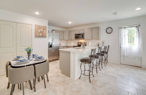 Cedar Creek Reservoir House | Walk to Cedar Creek Reservoir: Gem w/Fenced Yard