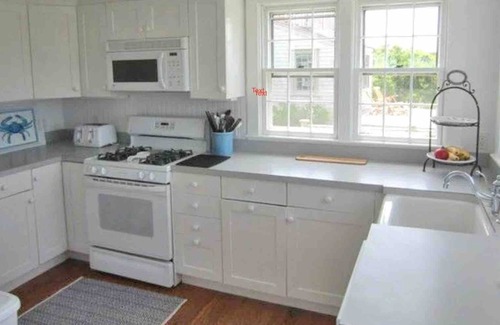 Nantucket Cottage | Walk to Cisco/ Charming cottage and garage apt on Hummock Pond