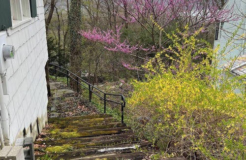 Cayuga Heights Villa | Walk to Cornell University Campus with Lake Views & Dead end street- 5 bedrooms