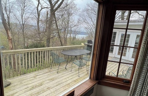 Cayuga Heights Villa | Walk to Cornell University Campus with Lake Views & Dead end street- 5 bedrooms