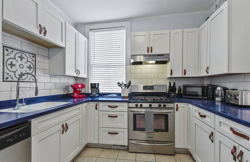 Dixon Park House | Walk to Cozy Forsyth Park, Charming Downtown Savannah, Charming Townhome