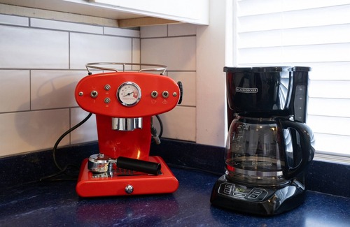 Dixon Park House | Walk to Cozy Forsyth Park, Charming Downtown Savannah, Charming Townhome