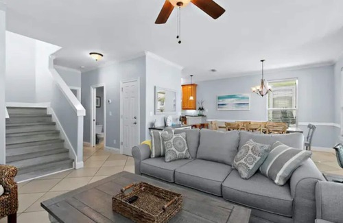 Villages of Crystal Beach House | Walk to Crystal Beach! Resort Style Pool!