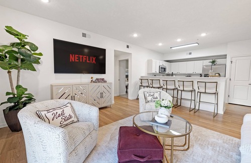 Starkville Condo | Walk to Davis Wade Stadium, Pet Friendly, King Bed