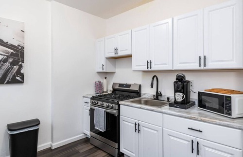 Downtown Dayton Apartment | Walk to Dining & Attractions | Free Coffee
