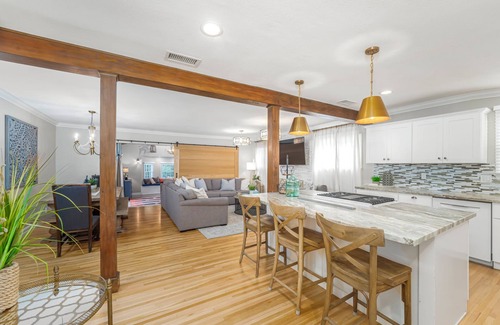 Hermosa Village House | WALK TO DISNEY! SALT POOL W/25 FOOT SLIDE & SPA-Fully Remodeled & Themed