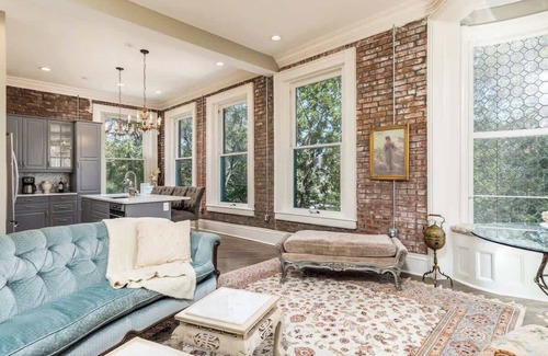 Westside North Apartment | ★ Walk to Downtown ★ 3 Lux King Beds ★ Modern ★