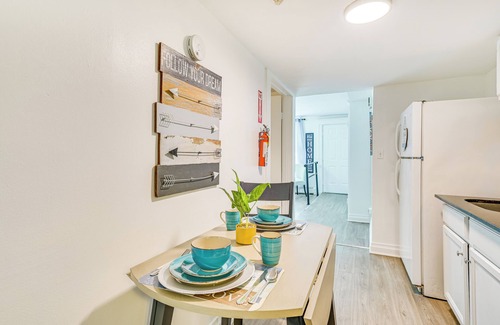 Albany Apartment | Walk to Downtown Albany: Ten Broeck Triangle Apt!