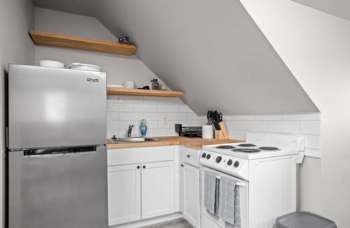 Downtown Indianapolis Apartment | Walk to Downtown | Cozy Comfort