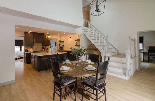 Prince Edward Cottage | Walk to Downtown Picton, 4-bedroom
