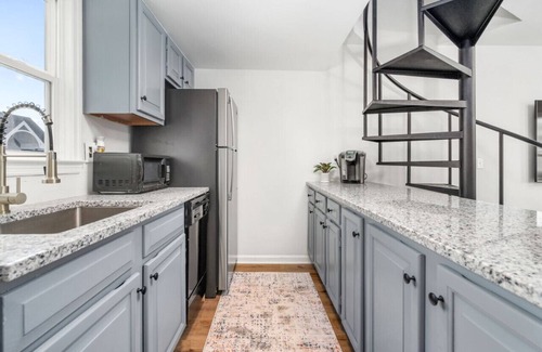 Auburn Apartment | Walk to Downtown & Campus Modern 2BR Condo