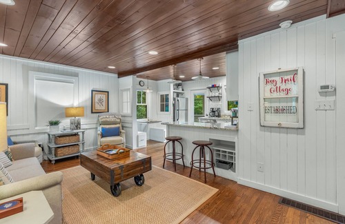 Cashiers House | Walk to Downtown Cashiers!CharmingSecluded Cottage w/Resort Access –Pet Friendly