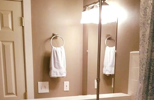 Newnan Cottage | Walk To Downtown Newnan Restaurants and Activities