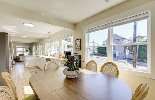 Camas Cottage | Walk to Dtwn Camas! Updated Home w/Game Room