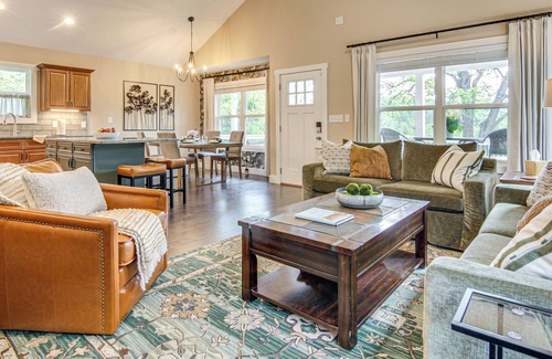 Waynesville House | Walk to Dtwn Waynesville: Home w/Deck!