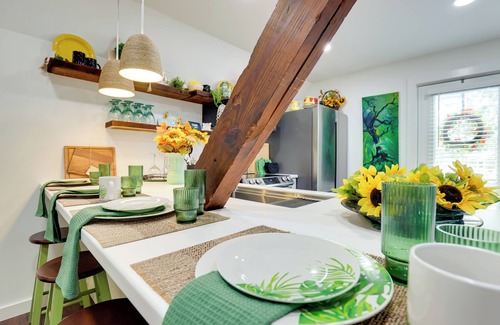 Hammondsport Apartment | Walk to Eats: Mtn-View Hammondsport Hideaway!