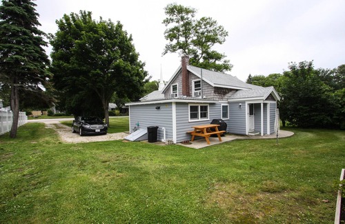 Falmouth Heights House | Walk to Falmouth Heights Beach
