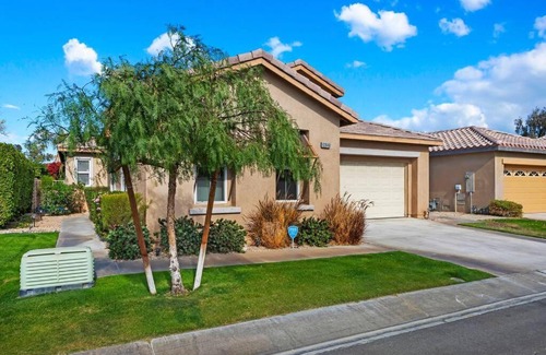 Indio House | Walk to Festival Sleeps 8 on golf course - Casa Lozano