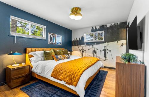 Castlewood House | Walk To Fiddlers Grn, Hot Tub, Mini Golf, Theater