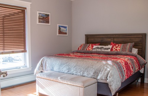 Queens Square Condo | Walk to Fine Restaurants & Confederation Centre of The Arts