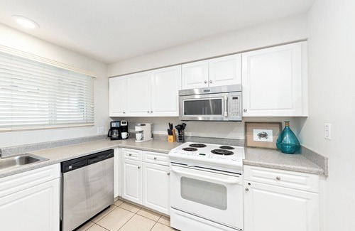 Ono Island Condo | Walk to FloraBama | 2 Pools | 2 Boat Docks w/Slips | My Beach Getaways