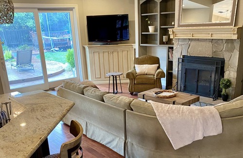 Folsom House | Walk to Folsom Lake! Delightful 4 bdrm Home w/pool