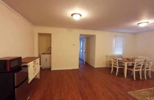 Framingham Apartment | Walk to FSU/shopping center, private entrance
